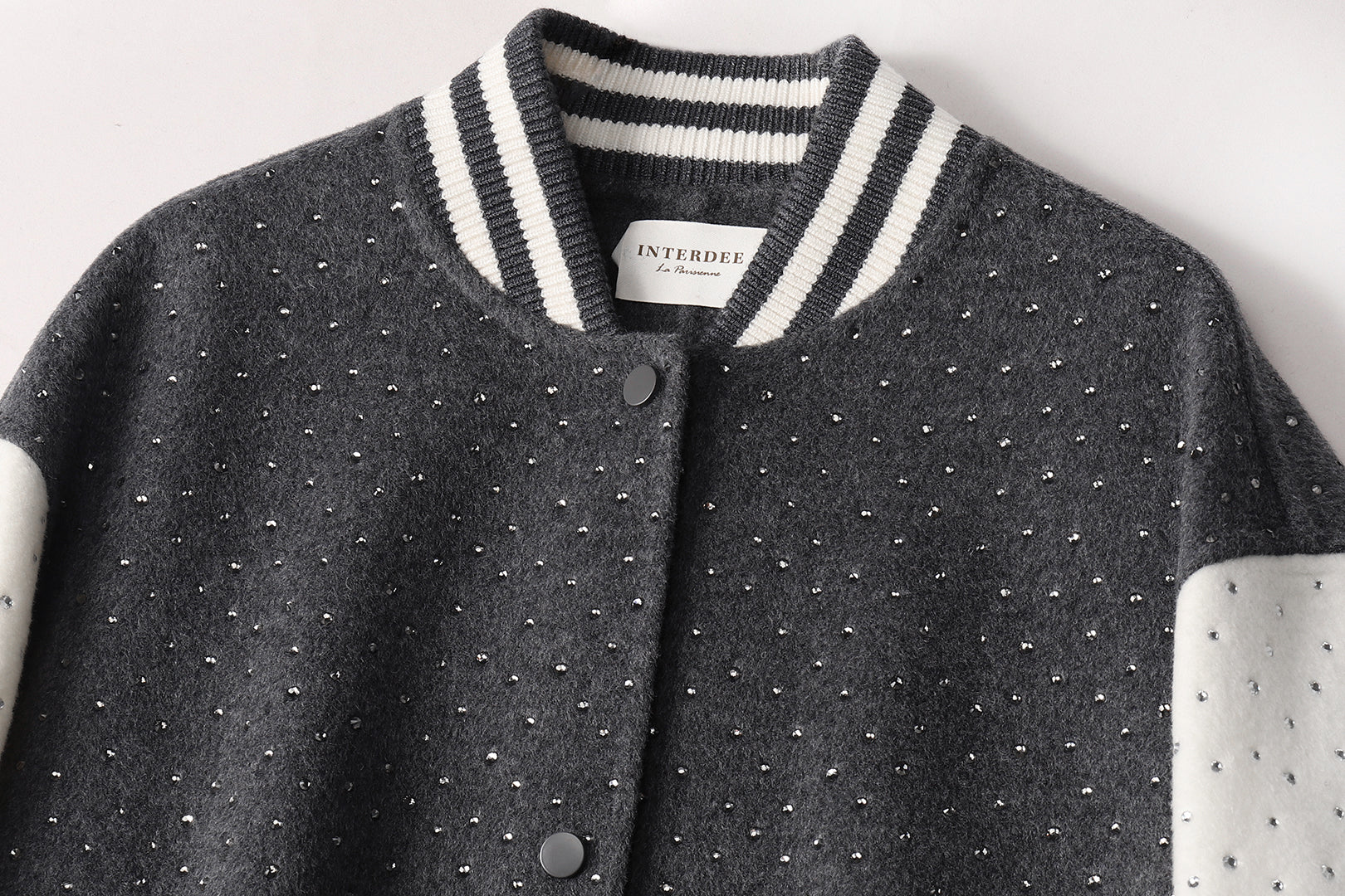 VESTE