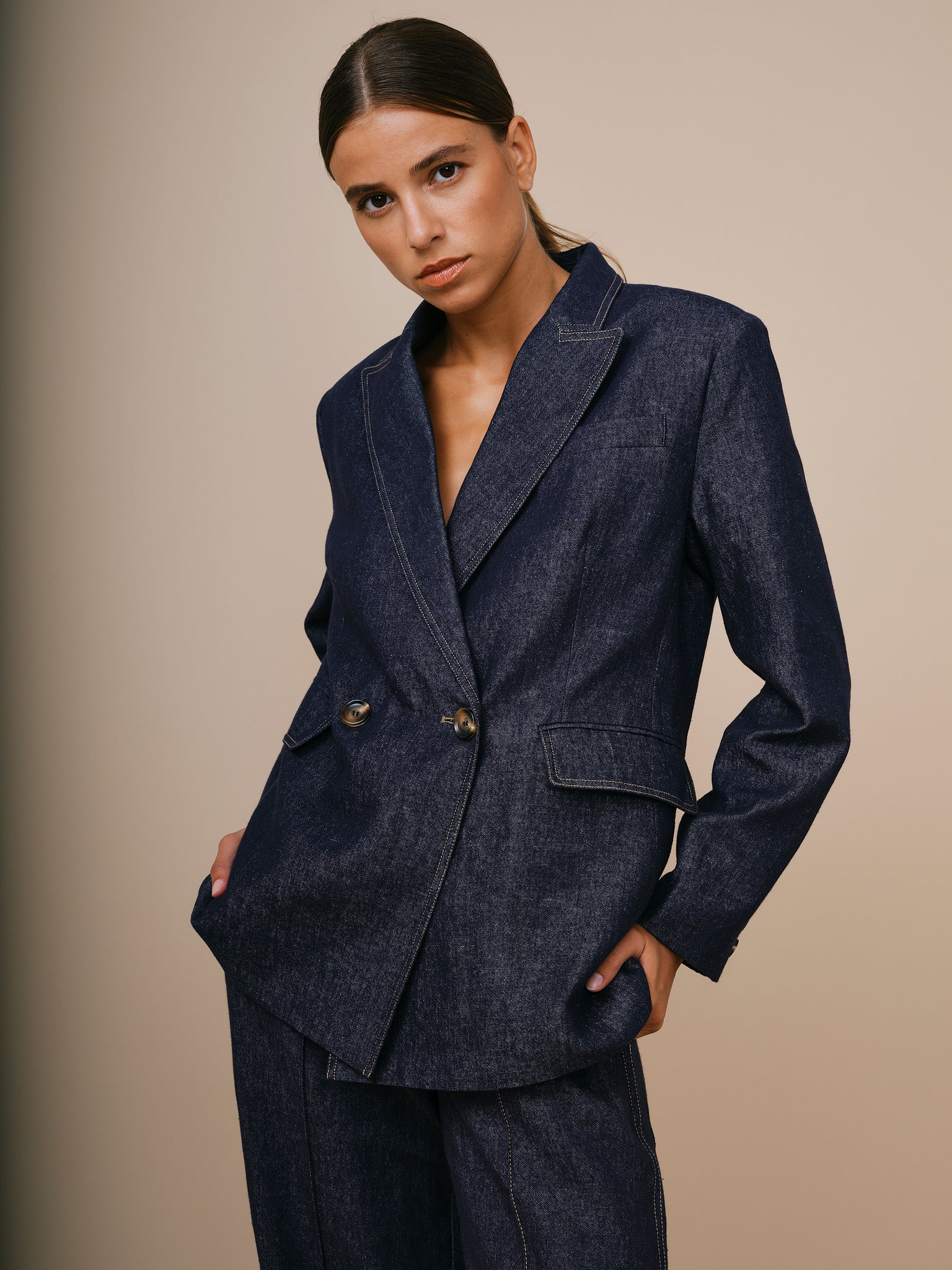 VESTE